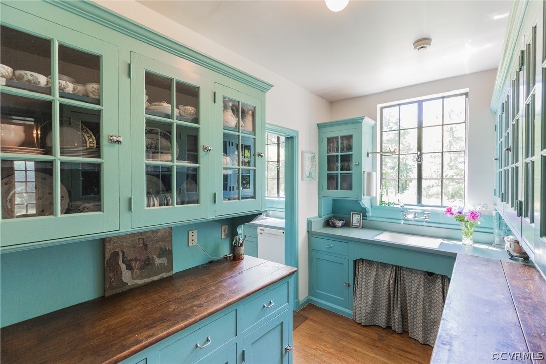 700 Rock Castle Road Goochland, VA 23063 - Photo 19 of 49 The Butler's Pantry can be accessed from the Dinin