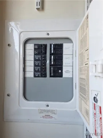 $59,999 | 1461 Center Drive, Alden, NY 14004