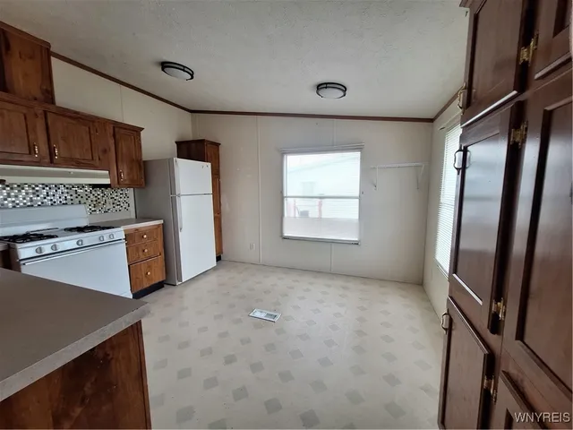 $59,999 | 1461 Center Drive, Alden, NY 14004