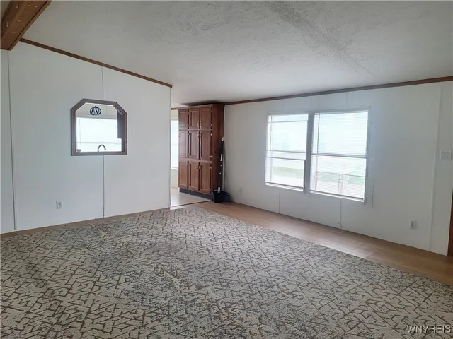 $59,999 | 1461 Center Drive, Alden, NY 14004