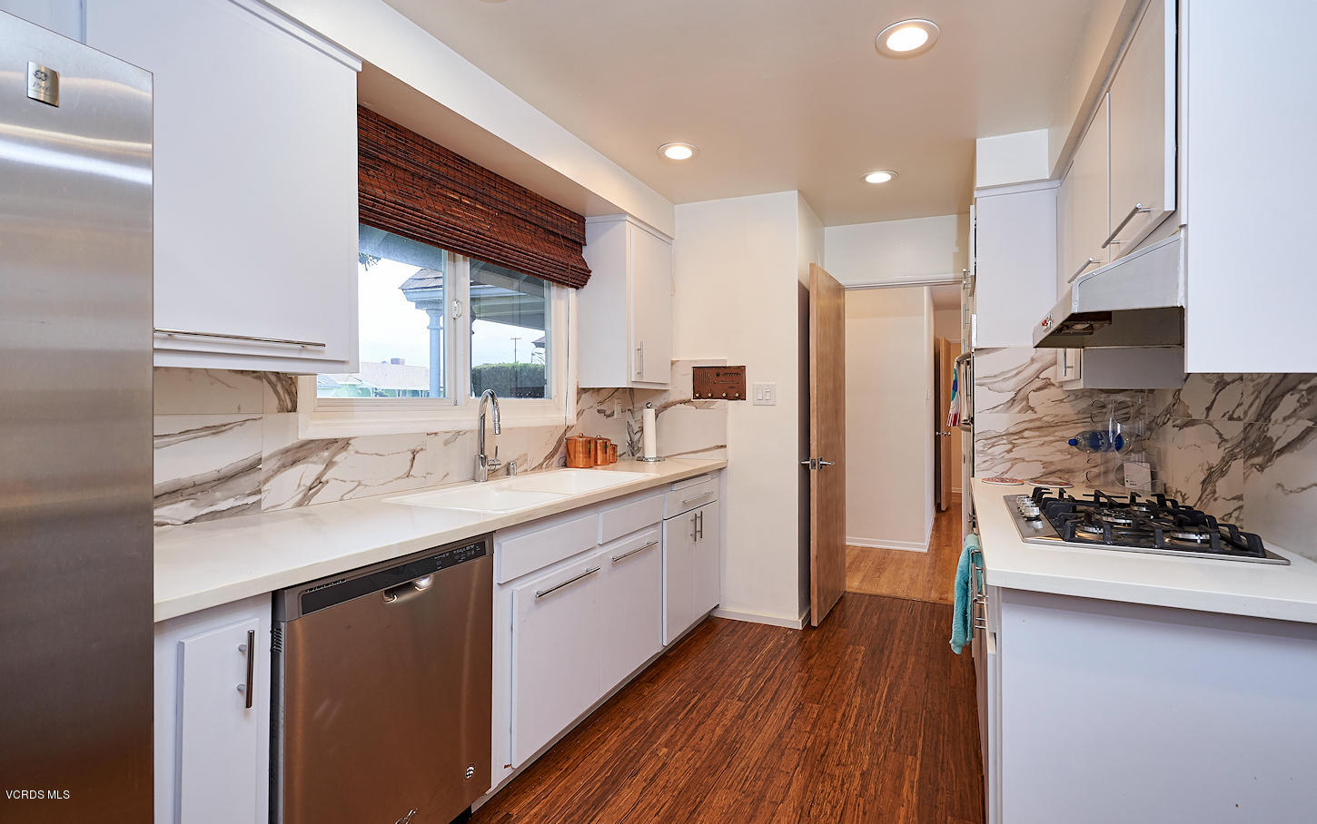 1008 West Roderick Avenue Oxnard, CA 93030 - Photo 9 of 29 1008 W Roderick Av Oxnard MLS (15)