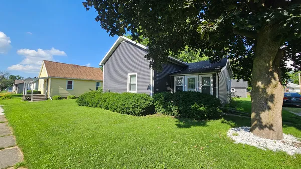 $1,200 | 301 North 1st Street, Princeton, IL 61356