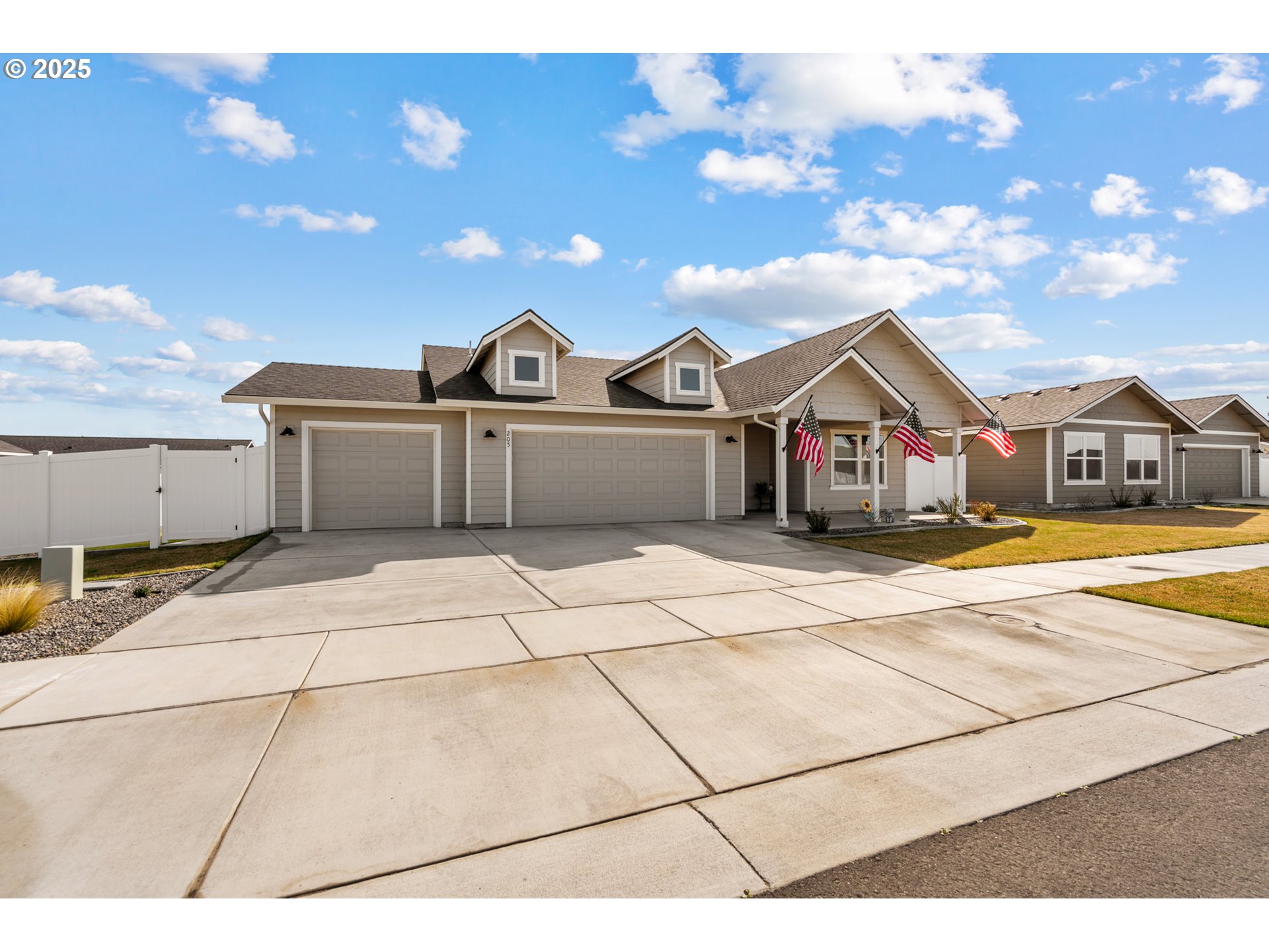 205 River Ridge Drive Boardman, OR 97818 - Photo 2 of 45