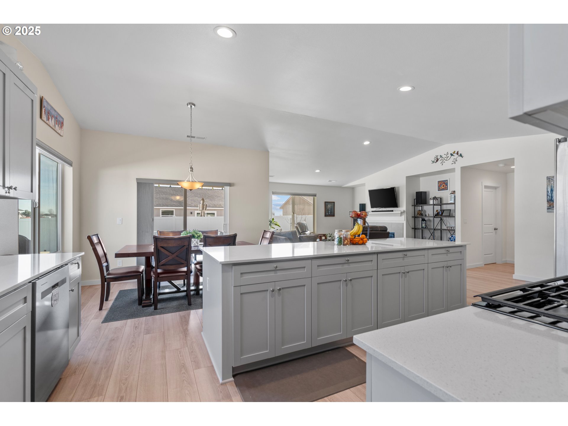 205 River Ridge Drive Boardman, OR 97818 - Photo 10 of 45