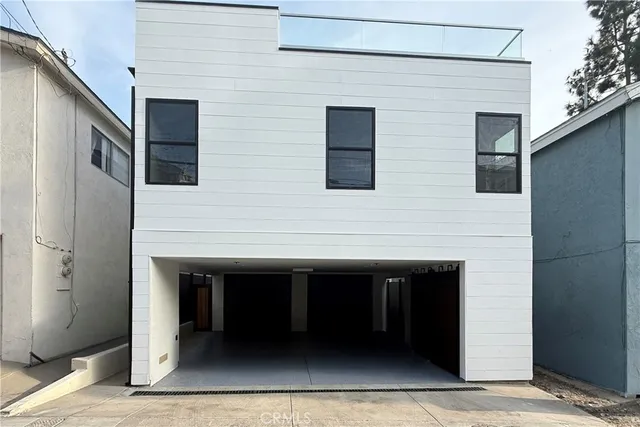 $2,895,000 | 603-5 Larkspur Avenue, Corona del Mar, CA 92625