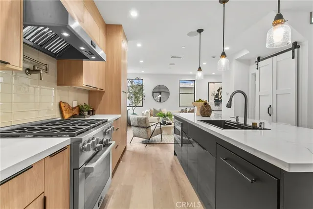 $2,895,000 | 603-5 Larkspur Avenue, Corona del Mar, CA 92625