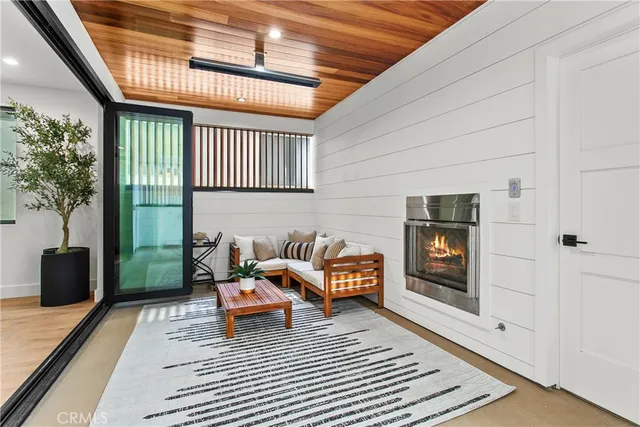 $2,895,000 | 603-5 Larkspur Avenue, Corona del Mar, CA 92625