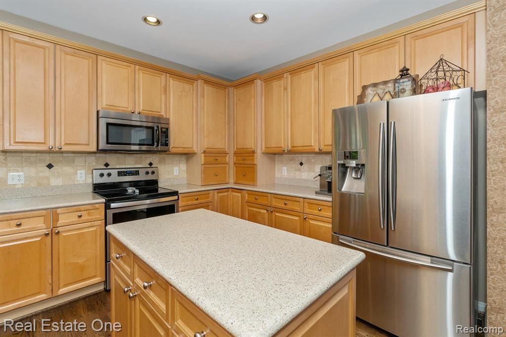1177 Chesapeake Rochester Hills, MI 48307 - Photo 24 of 63