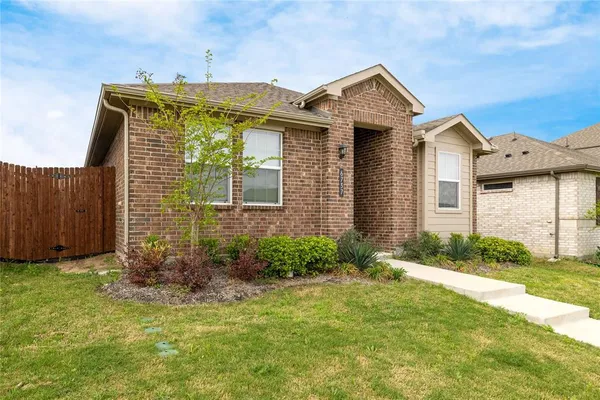 $2,300 | 6737 Windfall Drive, Fort Worth, TX 76135