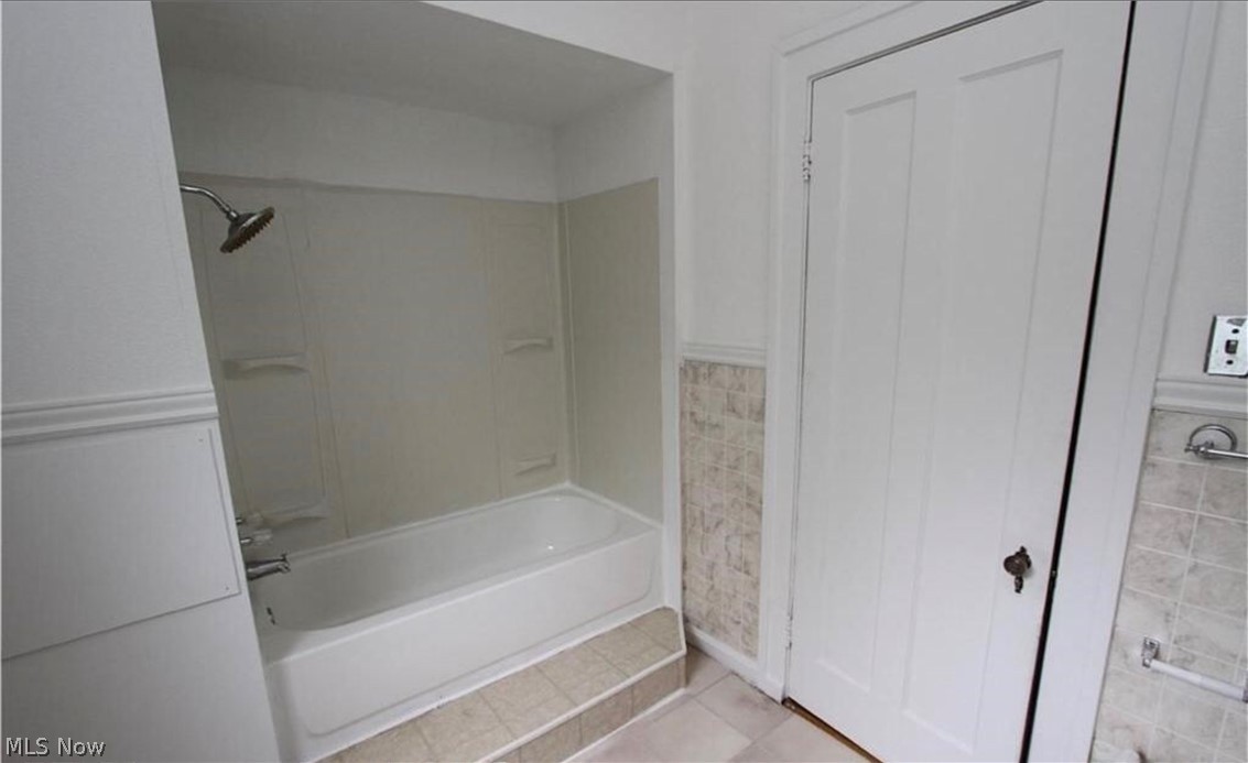 13047 Cedar Road Cleveland, OH 44118 - Photo 32 of 35 Gallery Image 32
