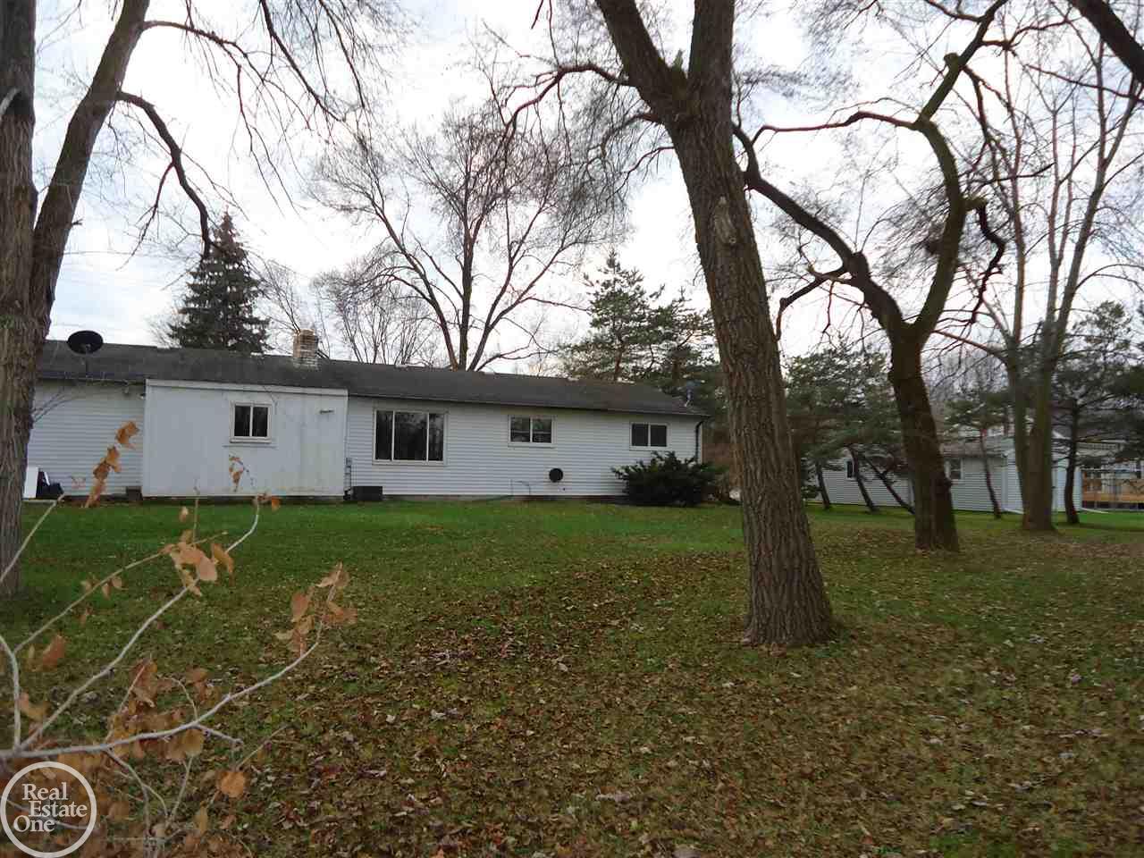 49437 Callens Road New Baltimore, MI 48047 - Photo 3 of 28