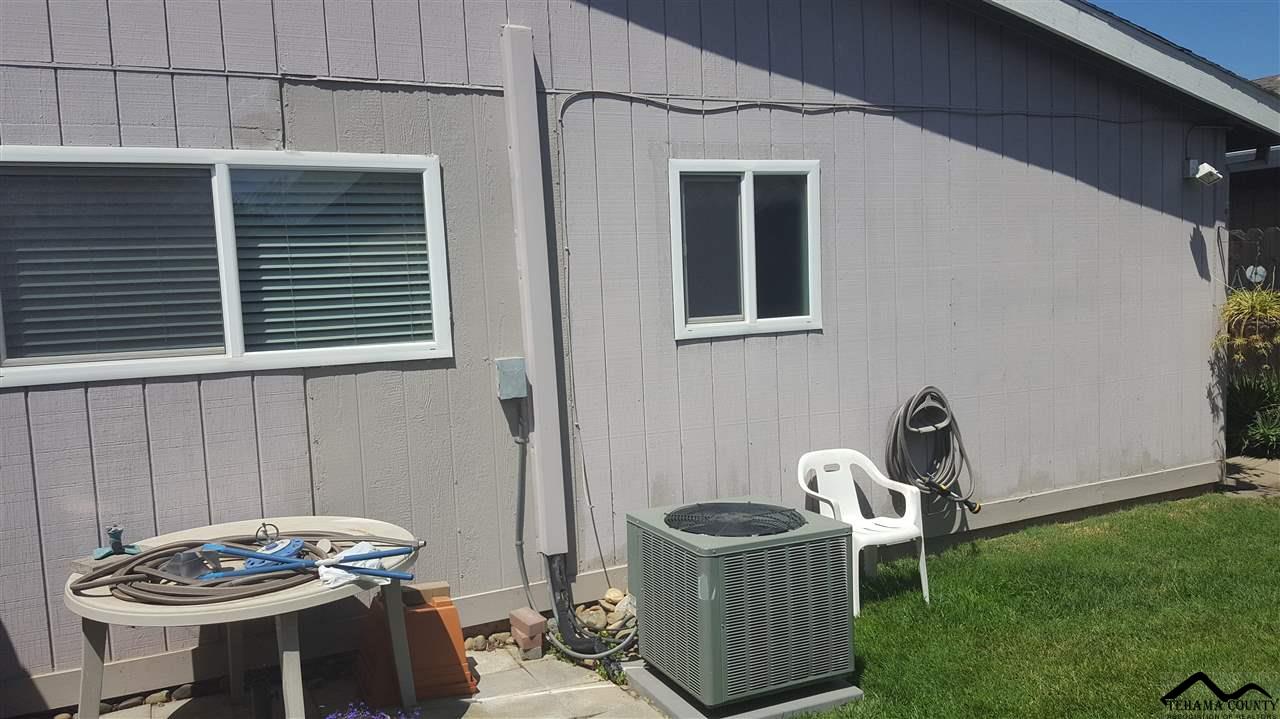 11040 Hillcrest Road, Unit 11040 HIRSCHFELD WAY RAN Rancho Cordova, CA 95670 - Photo 36 of 37