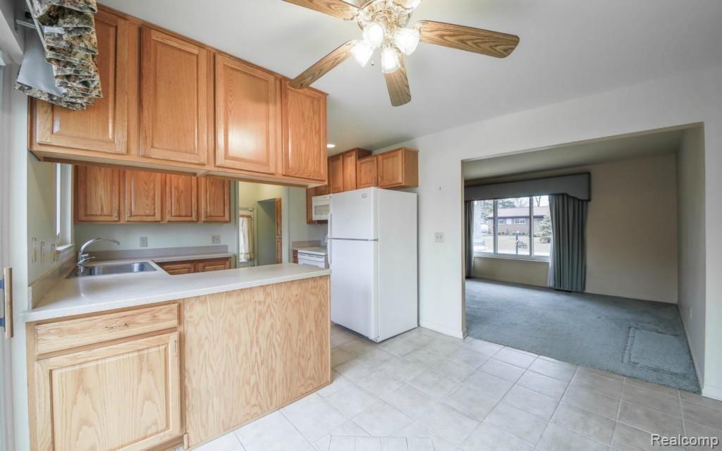 23640 Tuck Road Farmington, MI 48336 - Photo 8 of 21
