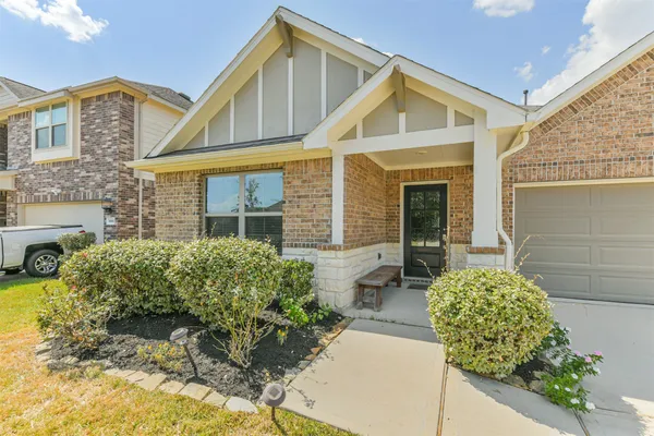 $2,400 | 18906 Sorrento Point Drive, New Caney, TX 77357
