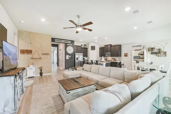 $2,400 | 18906 Sorrento Point Drive, New Caney, TX 77357
