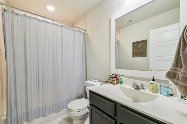 $2,400 | 18906 Sorrento Point Drive, New Caney, TX 77357