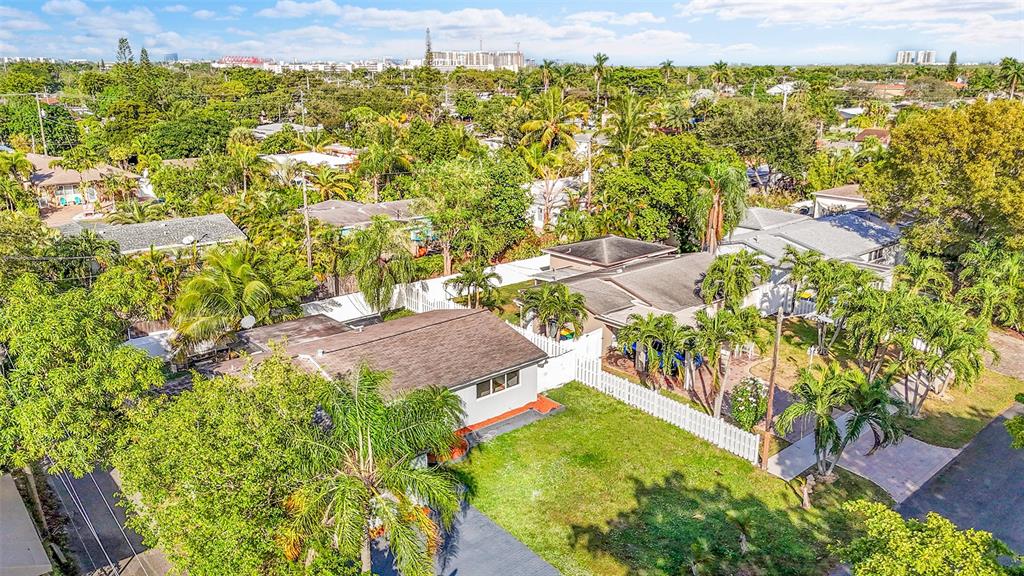 29 Southeast 8th Street Dania Beach, FL 33004 - Photo 28 of 42 an aerial view of residential houses with outdoor space