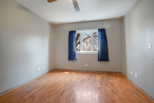 7228 West Pershing Road, Unit 2E Lyons, IL 60534 - Photo 10 of 11