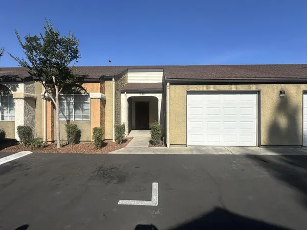 $215,000 | 5140 East Kings Canyon Road, Unit 145, Fresno, CA 93727