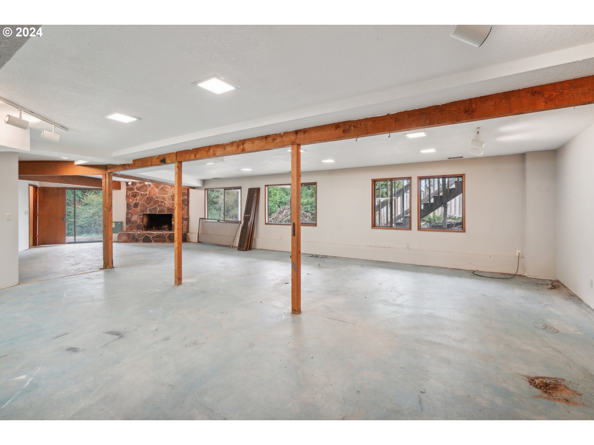 12795 Southeast Callahan Road Happy Valley, OR 97086 - Photo 17 of 42 a view of an empty room