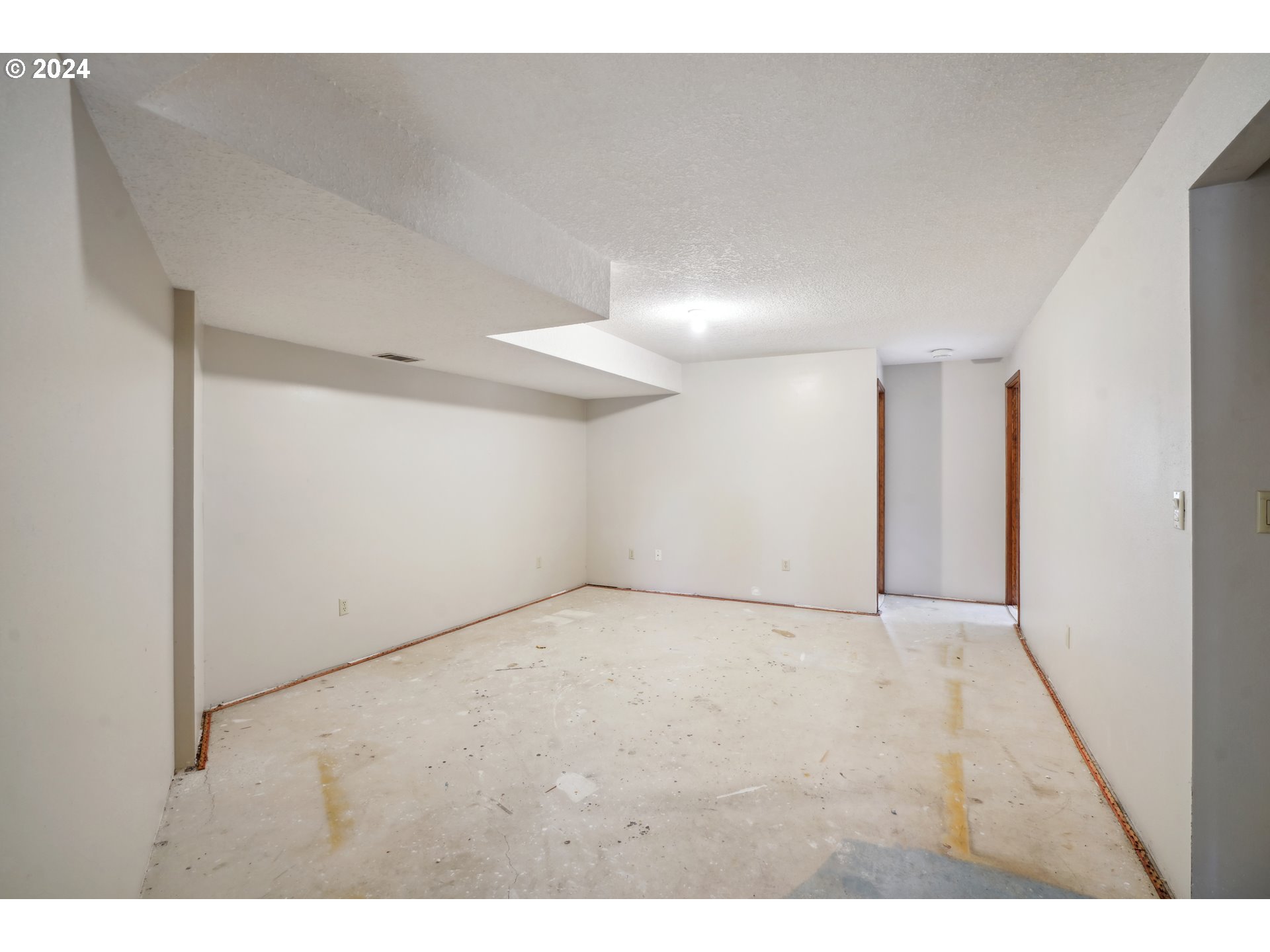 12795 Southeast Callahan Road Happy Valley, OR 97086 - Photo 33 of 42 a view of an empty room