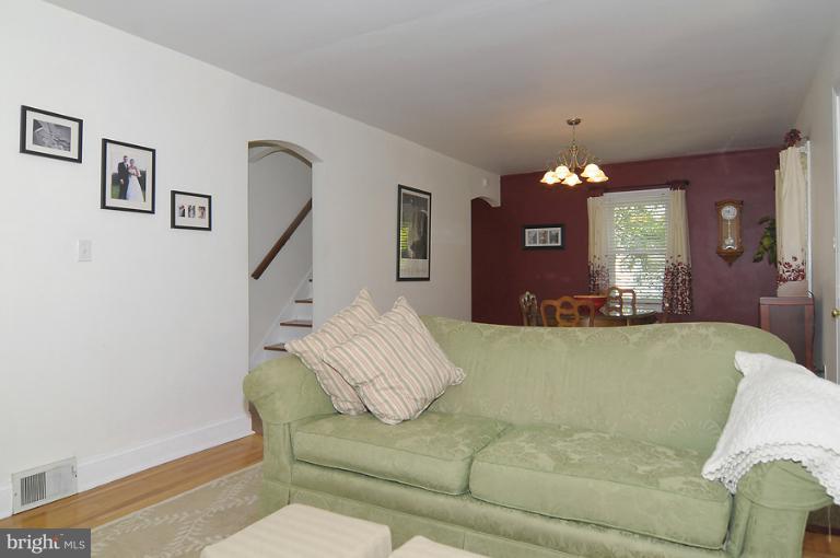 3125 Jennings Road Kensington, MD 20895 - Photo 15 of 25 Living Room