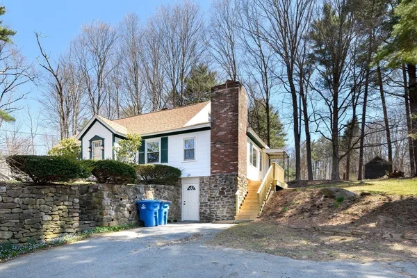 $515,500 | 40 Warren Road, Brimfield, MA 01010