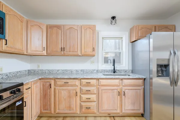 $515,500 | 40 Warren Road, Brimfield, MA 01010