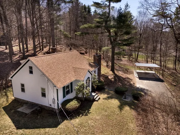 $515,500 | 40 Warren Road, Brimfield, MA 01010