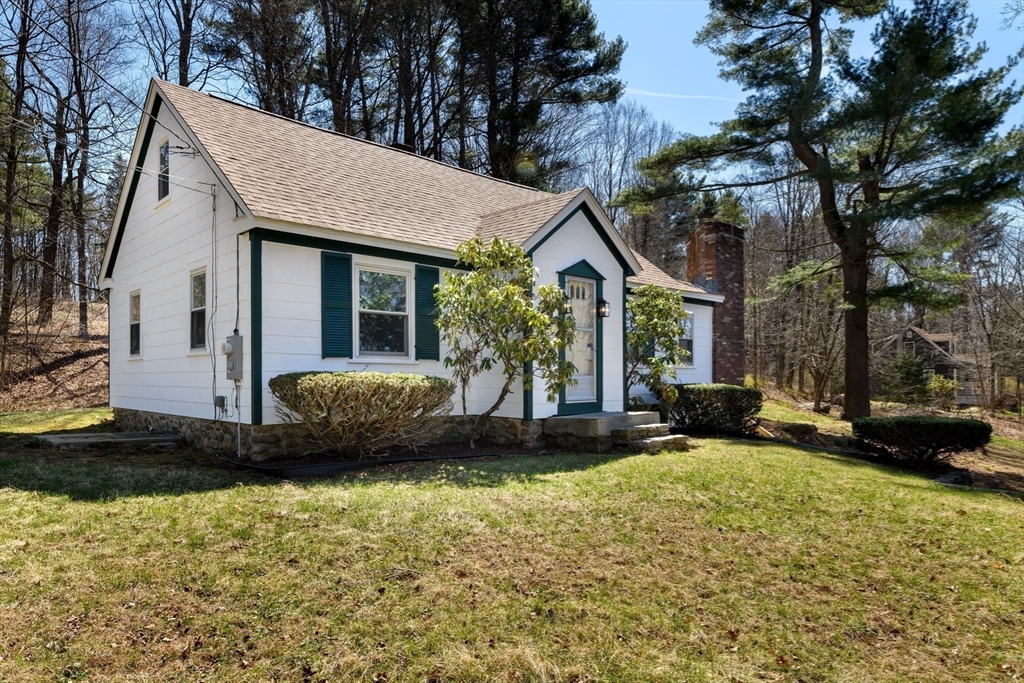 40 Warren Road Brimfield, MA 01010 - Photo 2 of 22