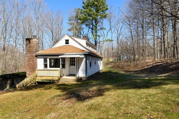 $515,500 | 40 Warren Road, Brimfield, MA 01010