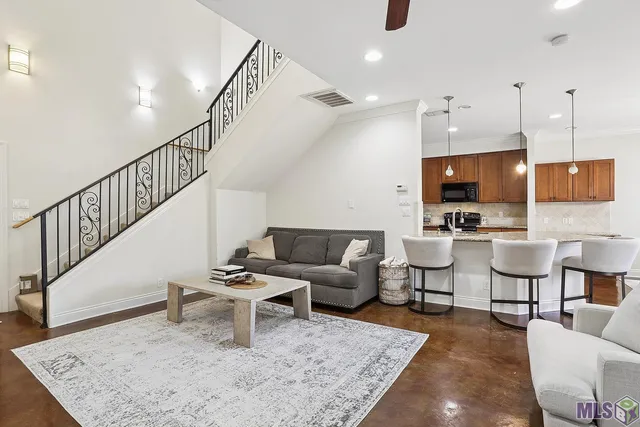 $265,000 | 8000 Stonelake Village Avenue, Unit 702, Baton Rouge, LA 70820