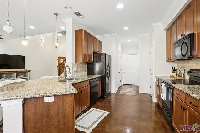 $265,000 | 8000 Stonelake Village Avenue, Unit 702, Baton Rouge, LA 70820