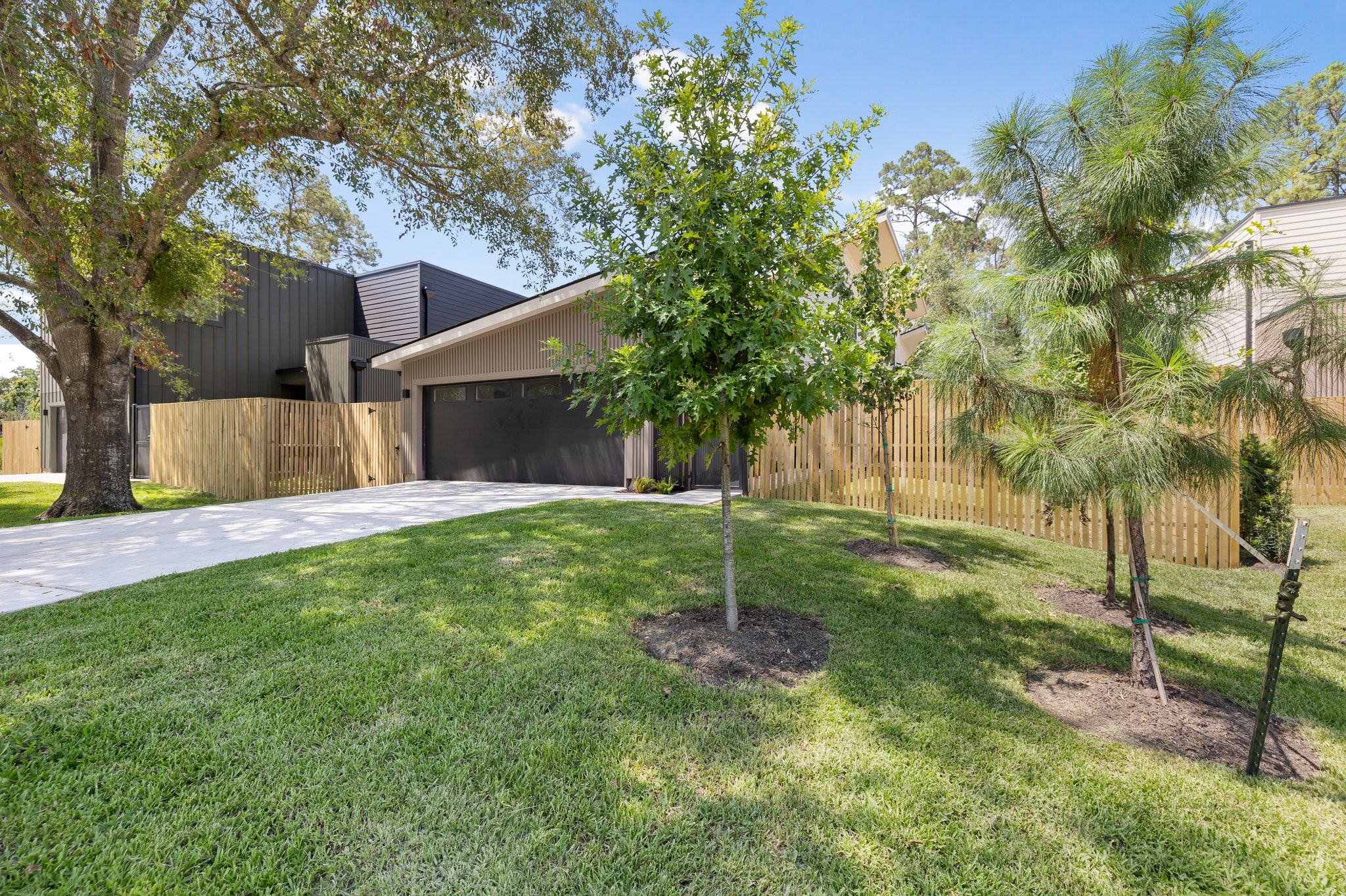 1502 Primrose Street Conroe, TX 77385 - Photo 4 of 34