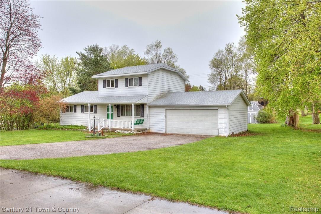 6525 Walters Road Clarkston, MI 48346 - Photo 2 of 35 1.jpg