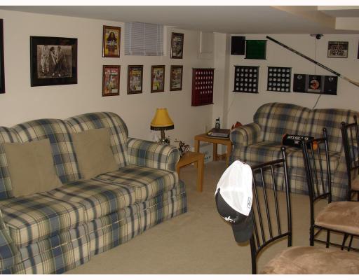 172 George Street Rochester, PA 15074 - Photo 12 of 16 Den/Family/Great Room.