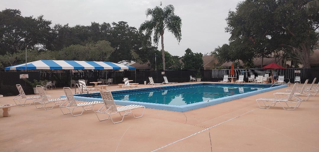 11 Mayfield Way Boynton Beach, FL 33426 - Photo 5 of 9 pool