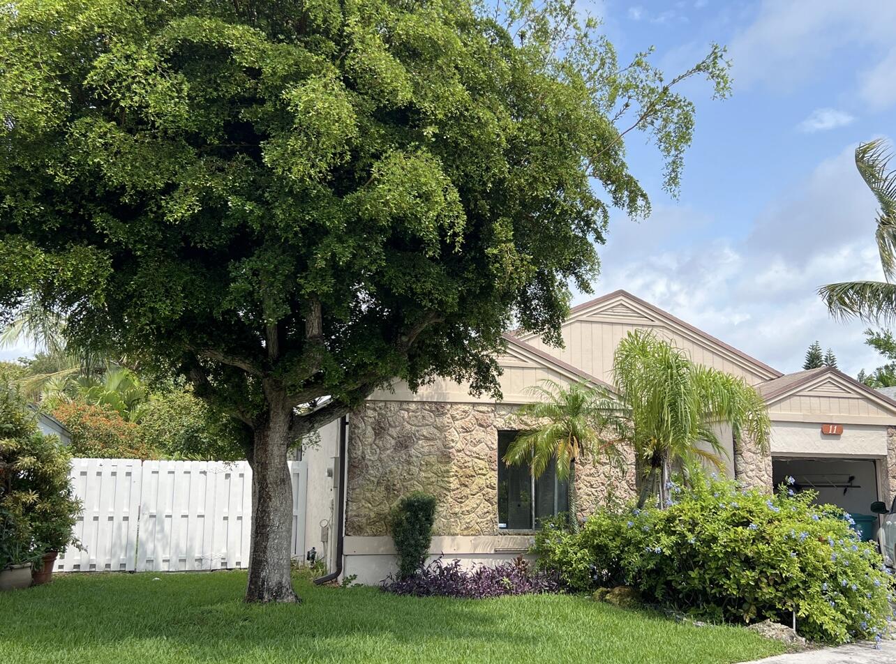 11 Mayfield Way Boynton Beach, FL 33426 - Photo 8 of 9 IMG_5344