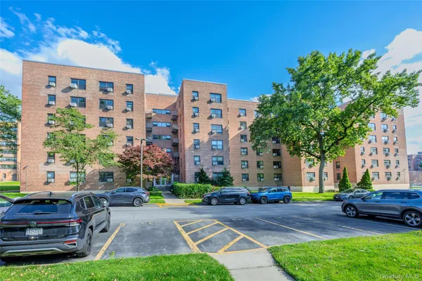 $280,000 | 21208 75th Avenue, Unit 6D | Oakland Gardens