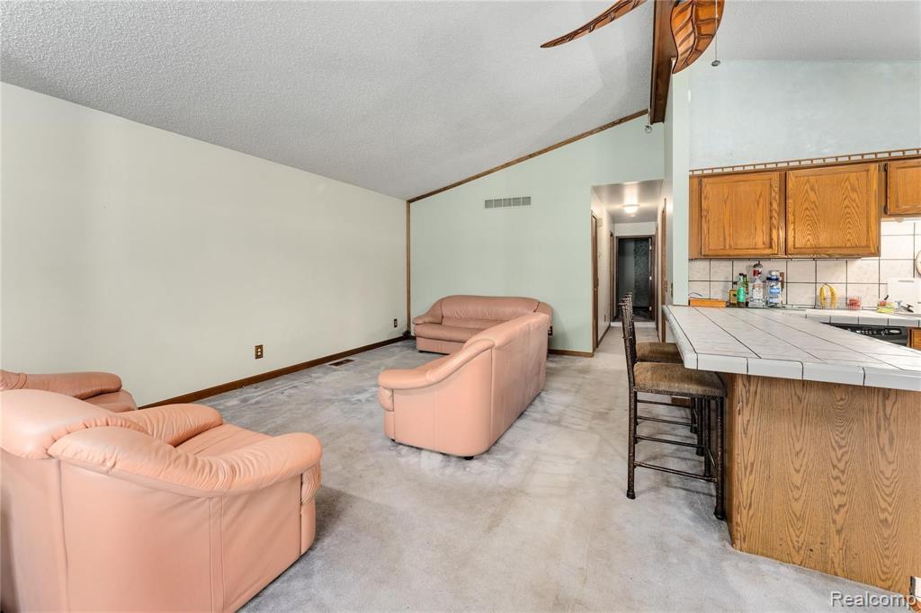 30459 South Gibraltar Road Gibraltar, MI 48173 - Photo 6 of 25