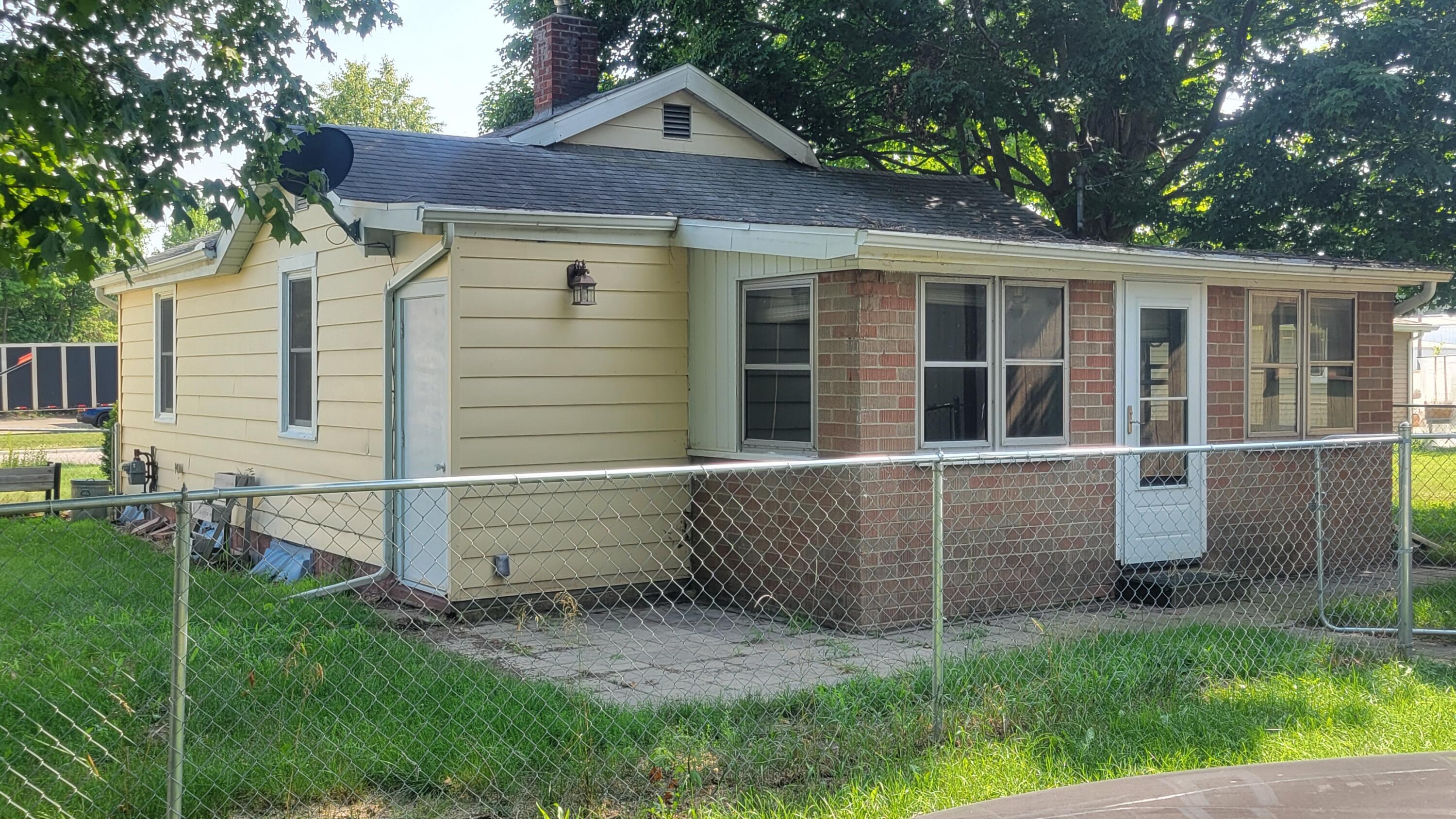 275 East Read Street Marcellus, MI 49067 - Photo 2 of 19 20260715_164711