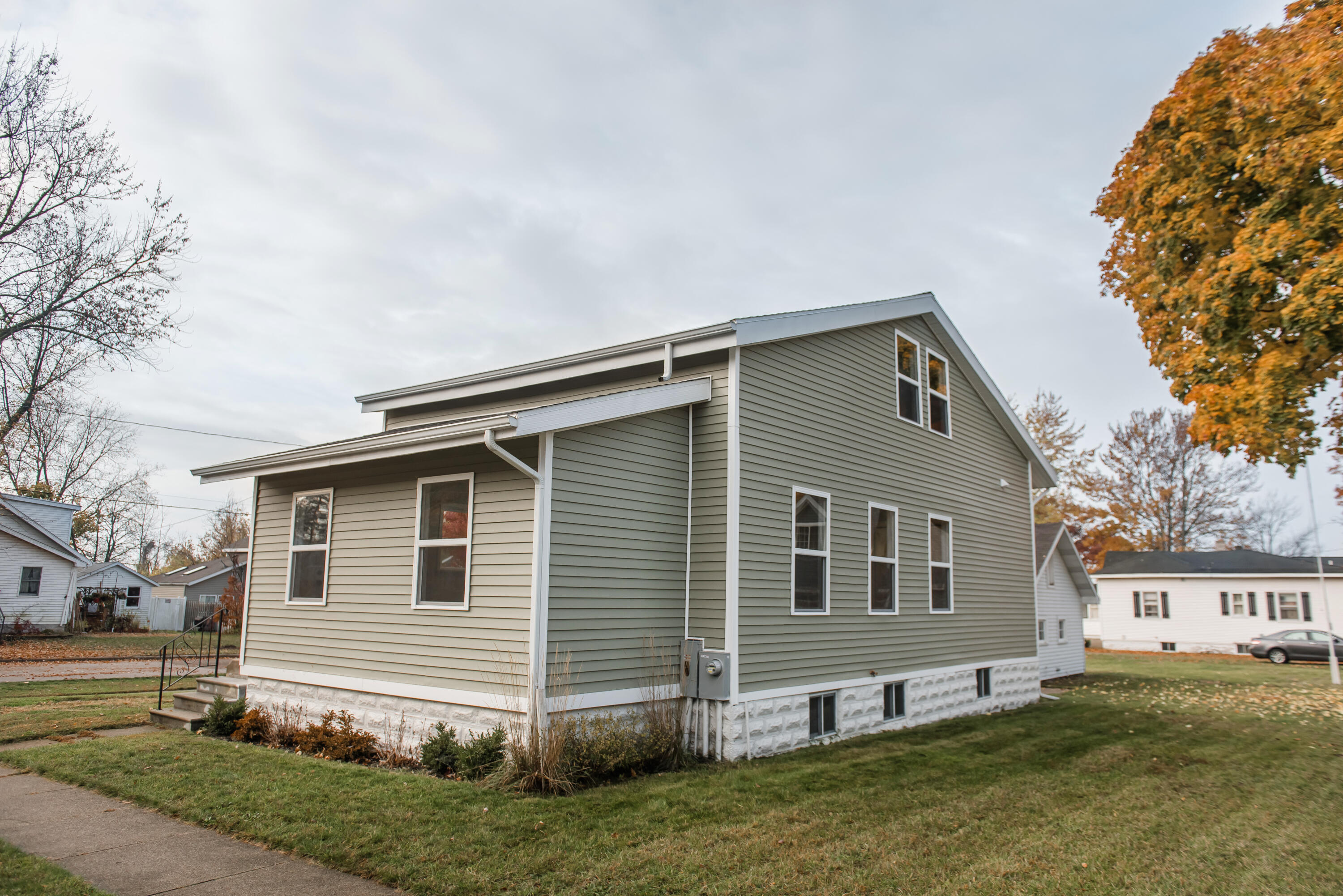 233 Meridian Street Spring Lake, MI 49456 - Photo 1 of 27 233MeridianSt-2