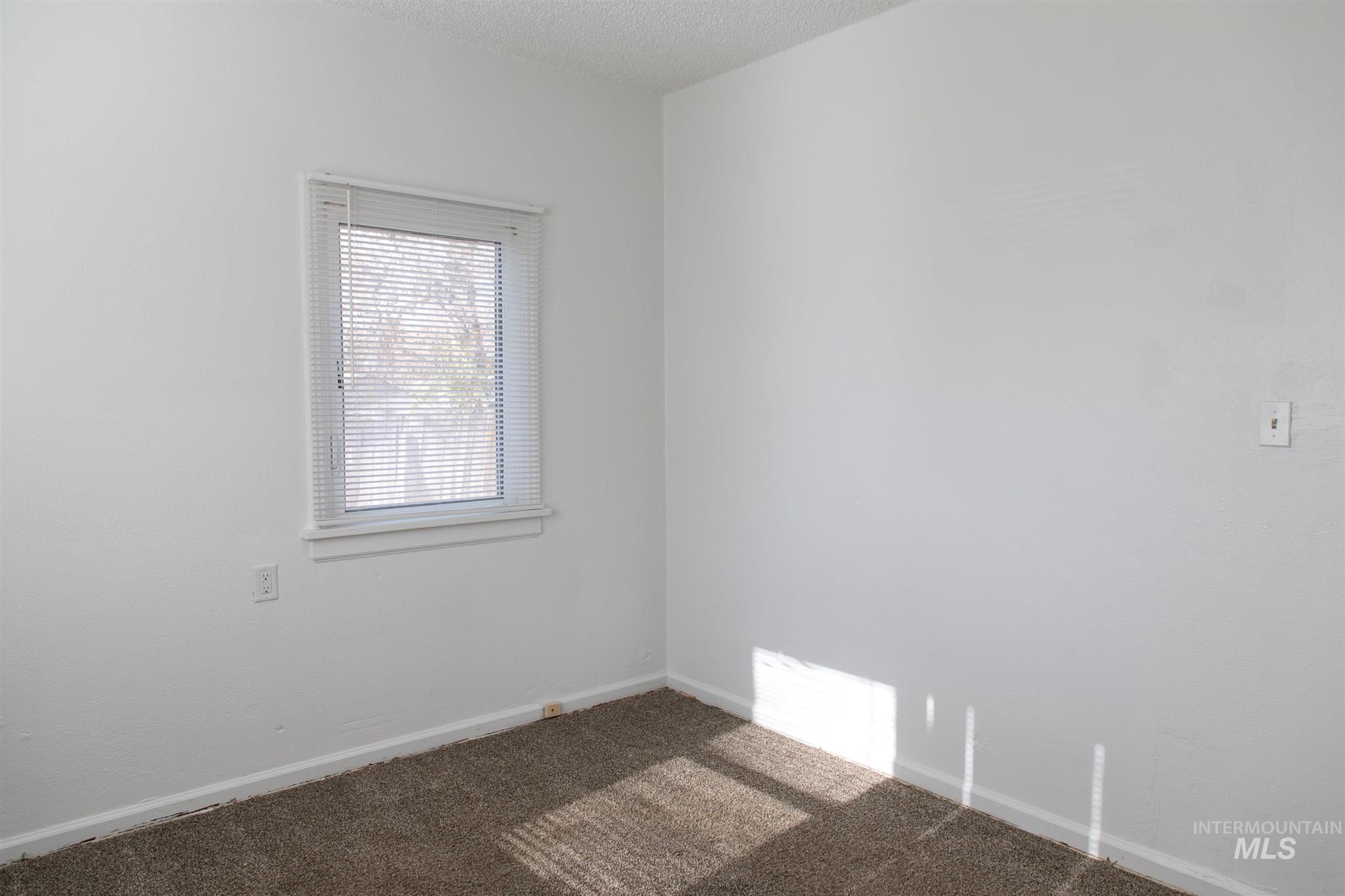 717 Northwest 2nd Street Ontario, OR 97914 - Photo 12 of 29