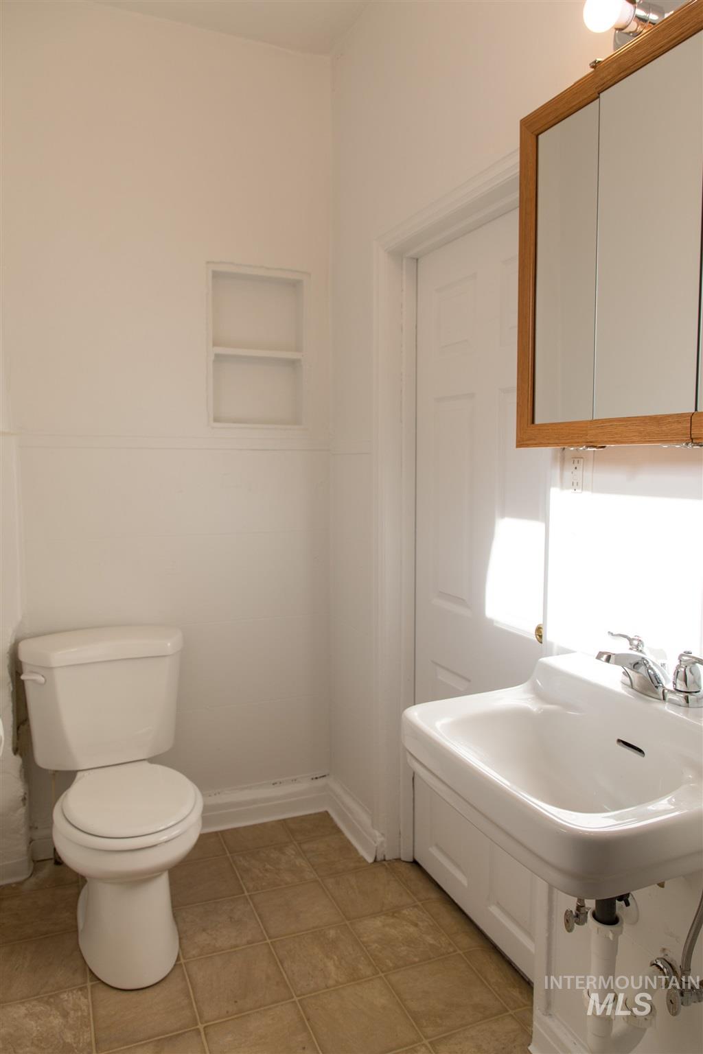 717 Northwest 2nd Street Ontario, OR 97914 - Photo 16 of 29