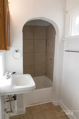 $1,095 | 717 Northwest 2nd Street, Ontario, OR 97914