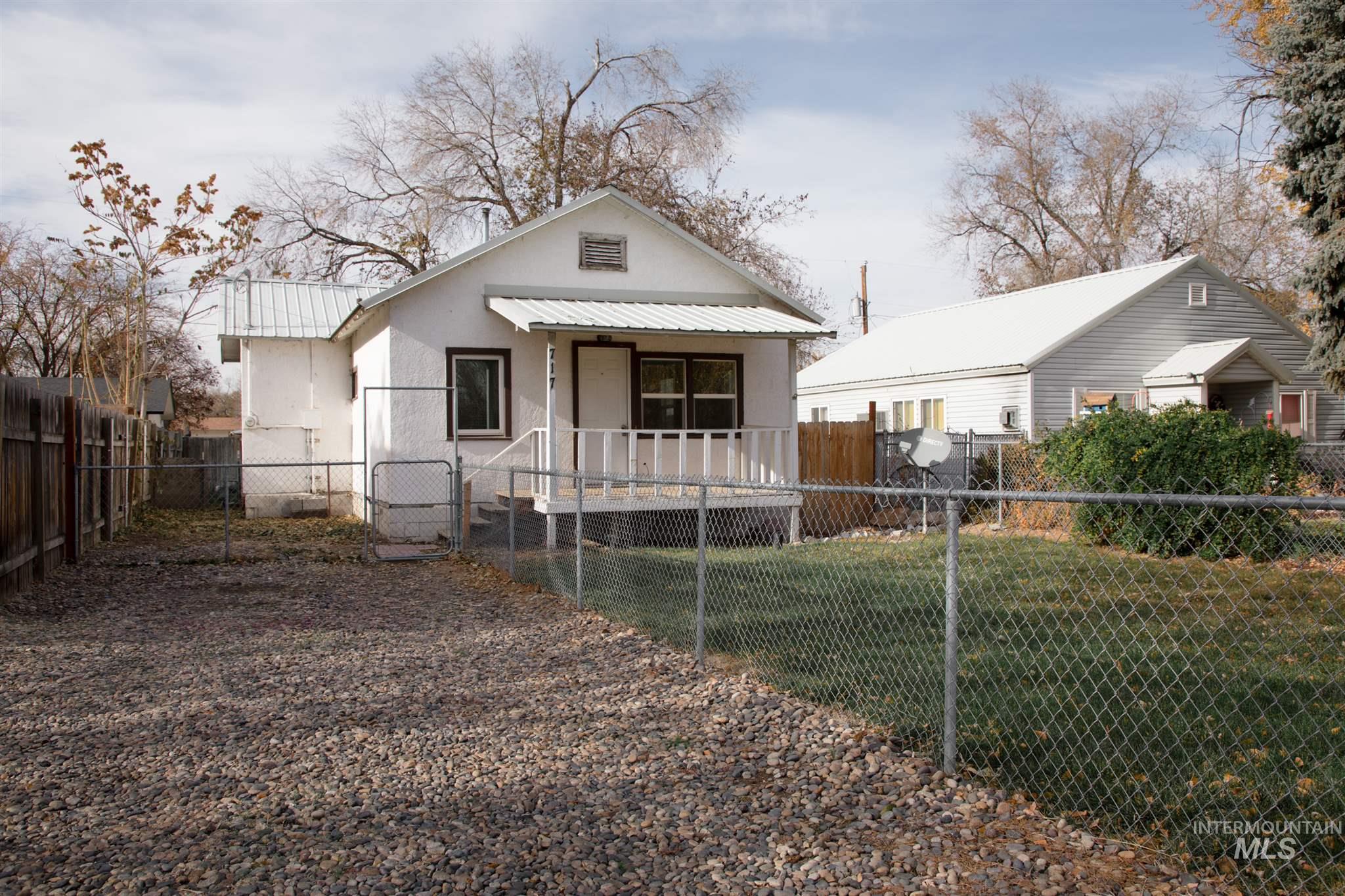 717 Northwest 2nd Street Ontario, OR 97914 - Photo 2 of 29