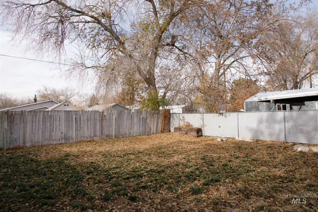 $1,095 | 717 Northwest 2nd Street, Ontario, OR 97914