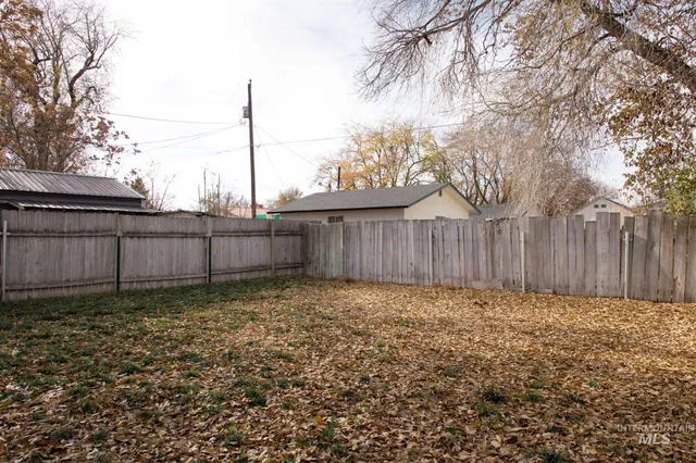 $1,095 | 717 Northwest 2nd Street, Ontario, OR 97914