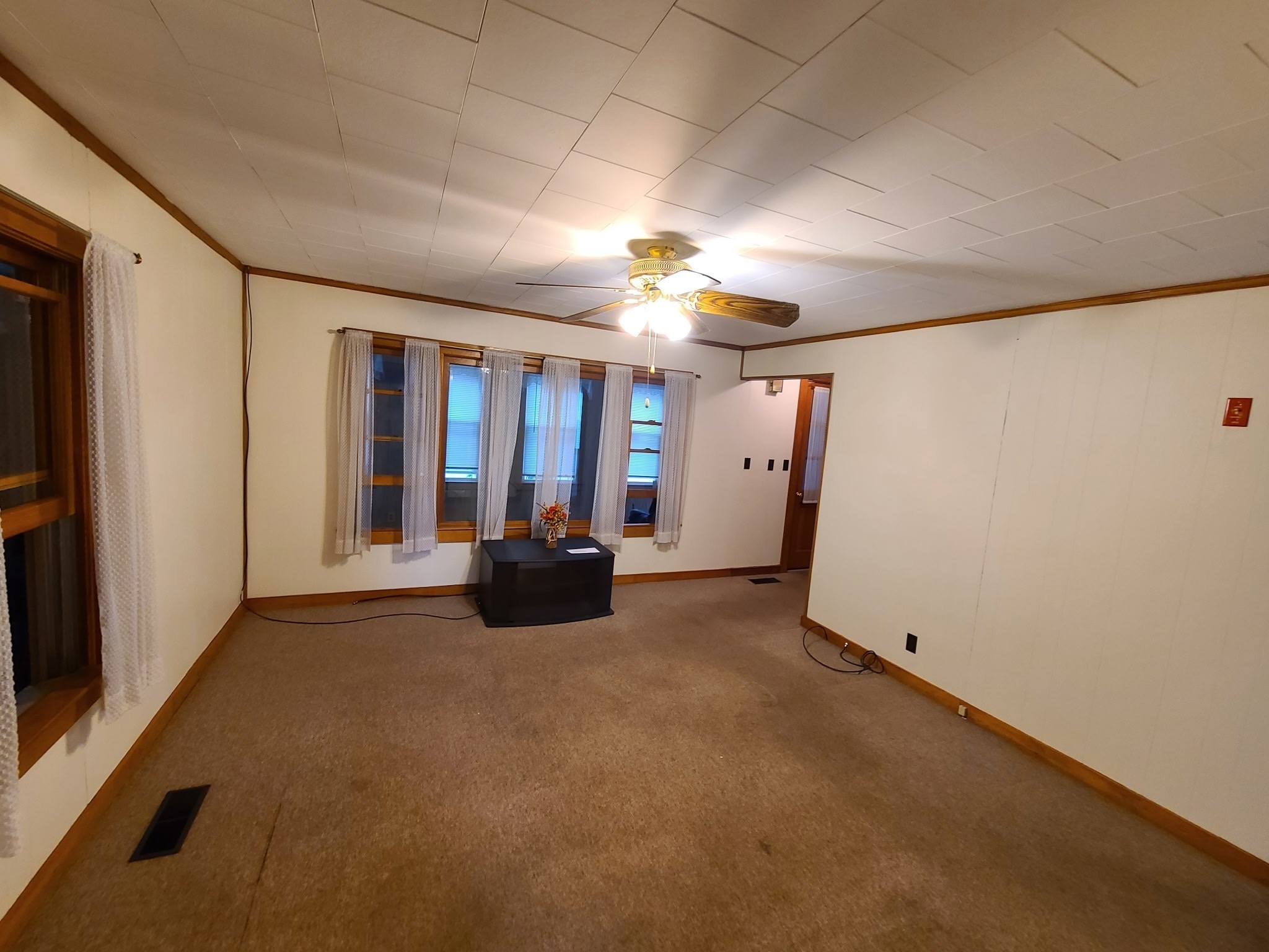 9 Spring Street Montague, MA 01376 - Photo 10 of 14 Gallery Image 10