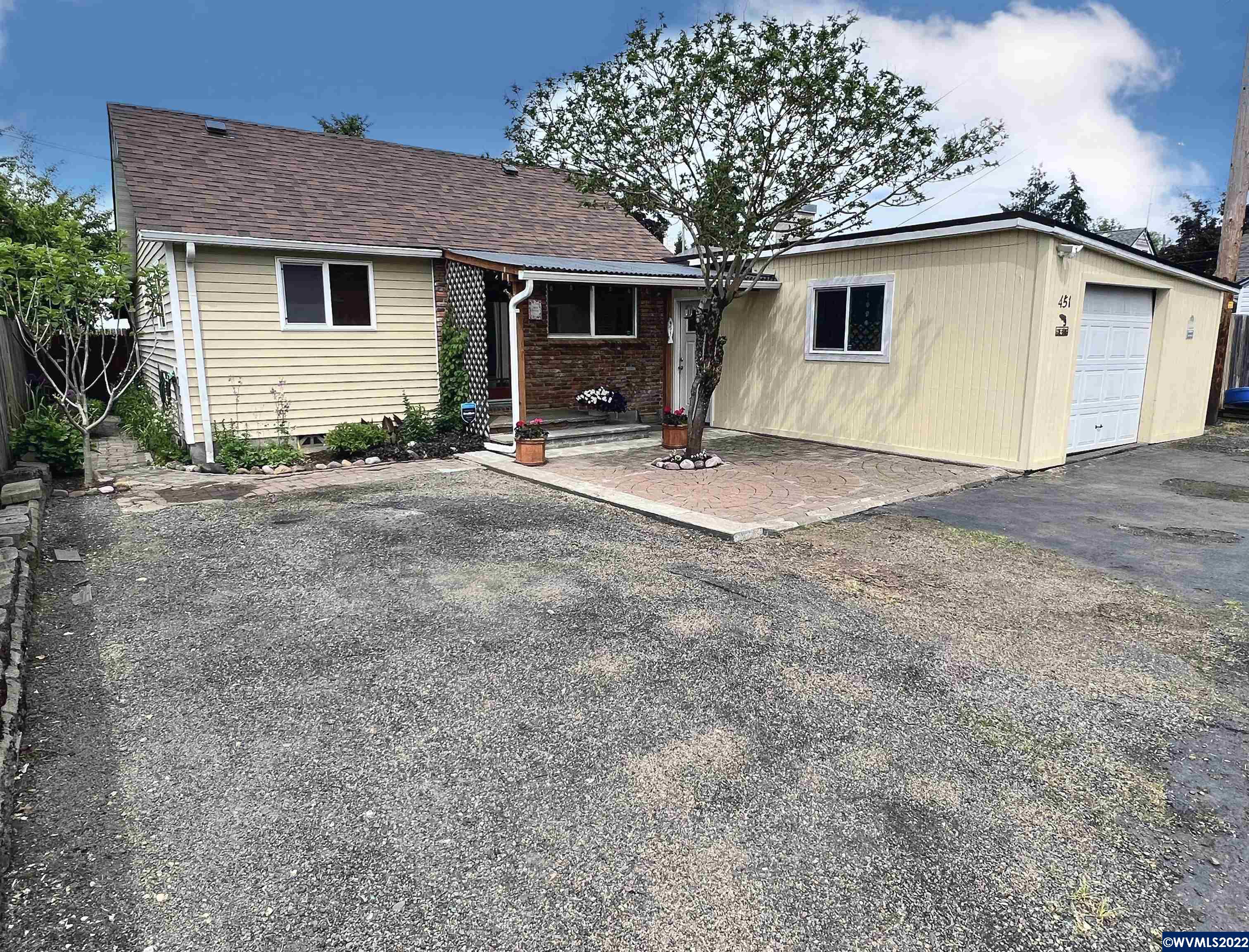 451 Southwest Court Street Dallas, OR 97338 - Photo 1 of 36 Gallery Image 1